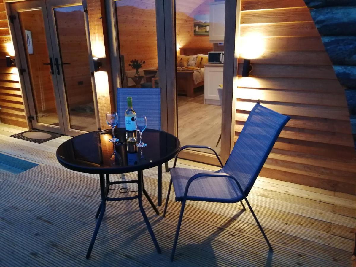 Tollymore Luxury Log Cabins 纽里 外观 照片