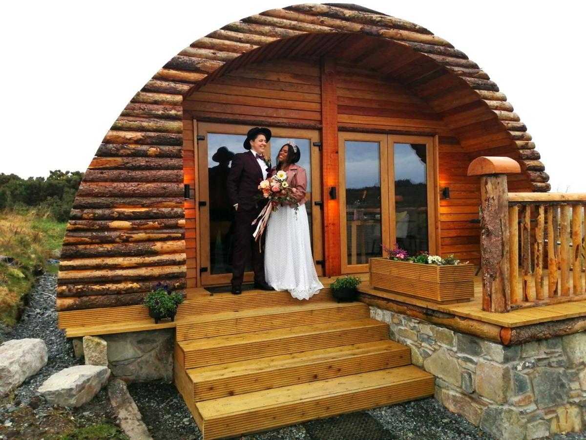 Tollymore Luxury Log Cabins 纽里 外观 照片